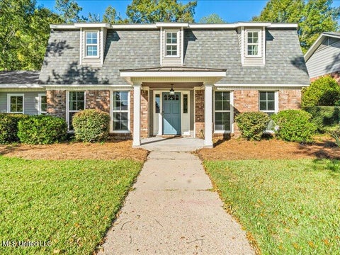 Homes For Sale - 215 Wildwood Trace<br/> Hattiesburg, MS 39402