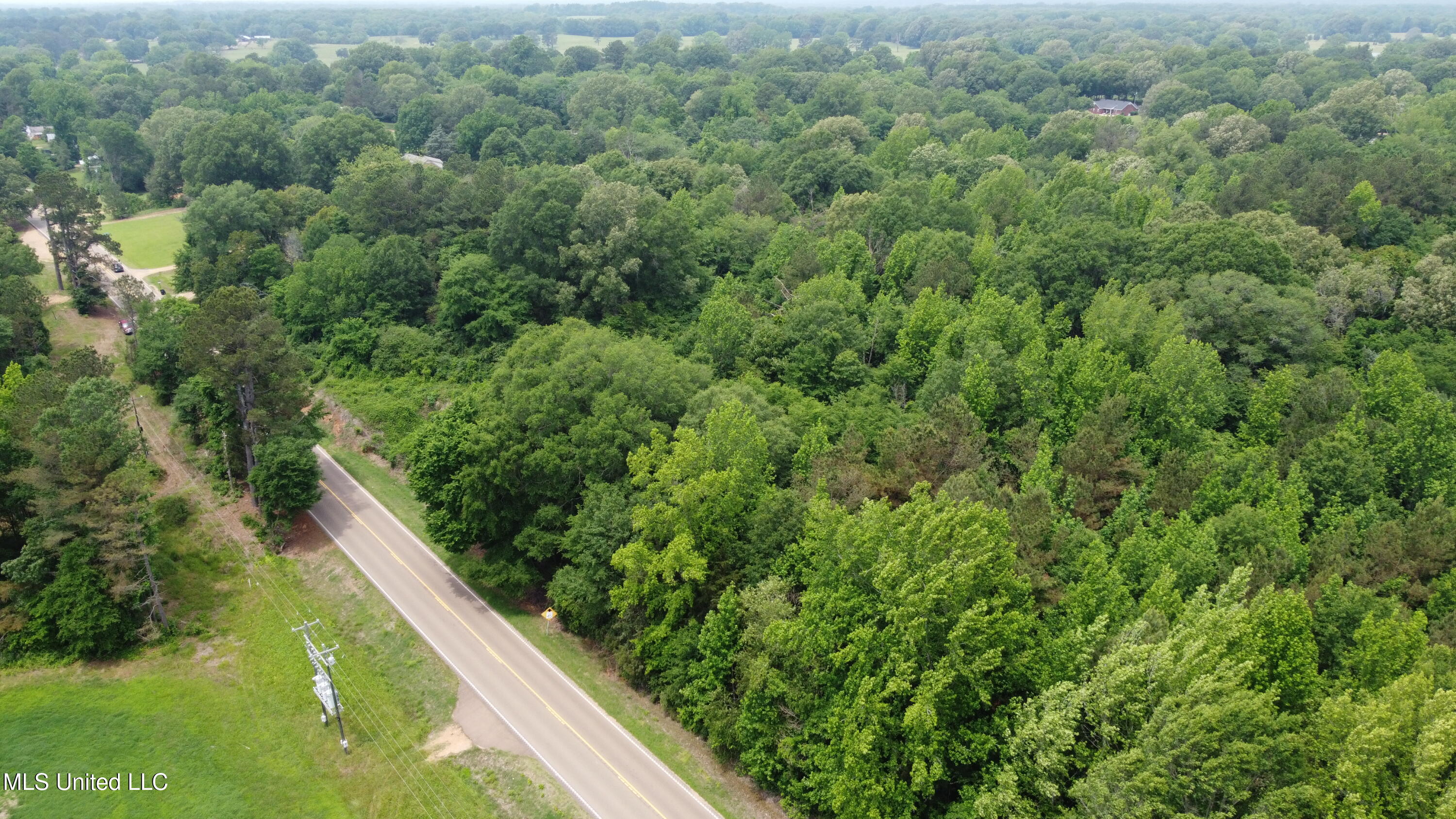 Highway 4 E, Senatobia, Mississippi image 3