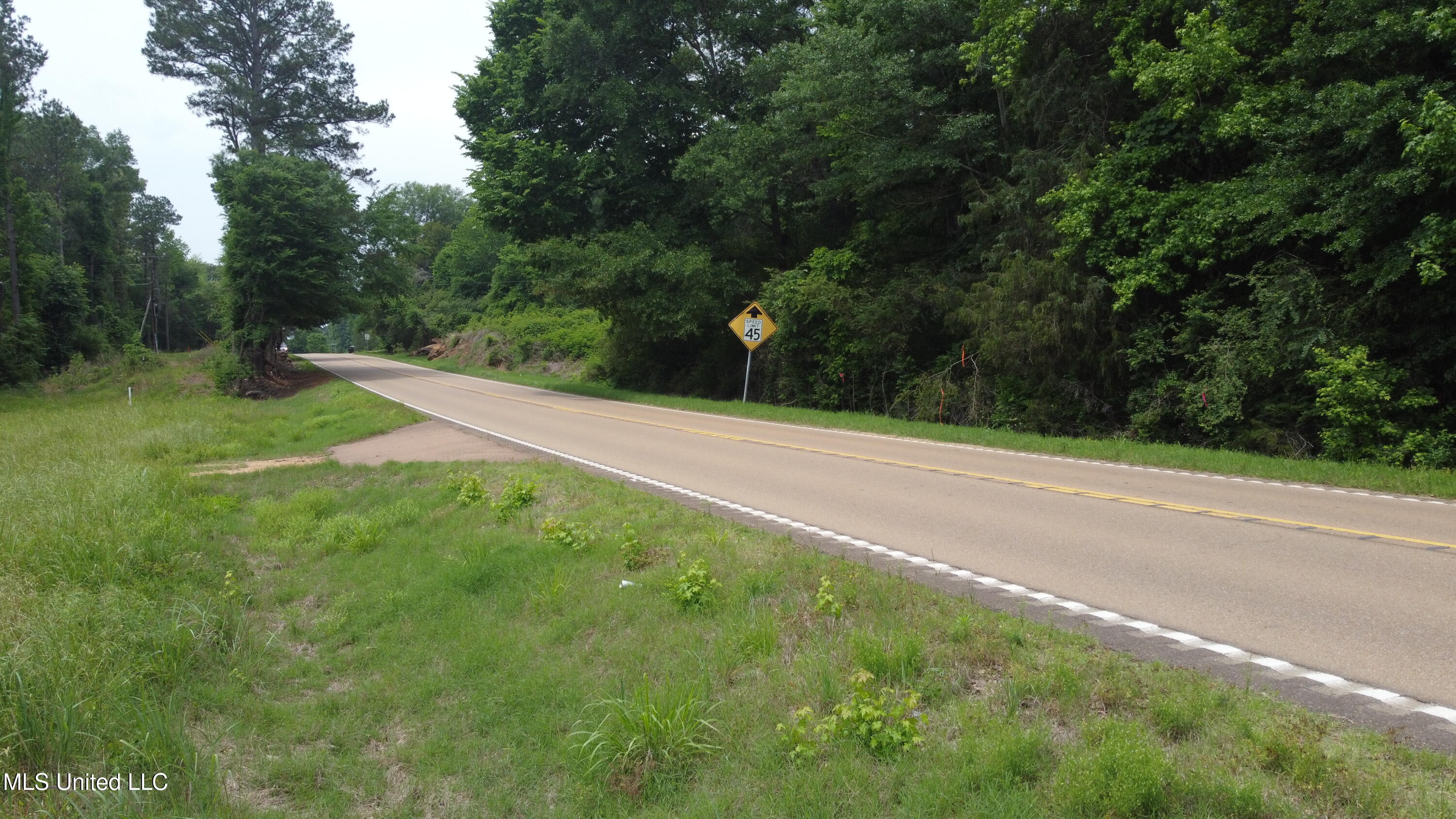 Highway 4 E, Senatobia, Mississippi image 1