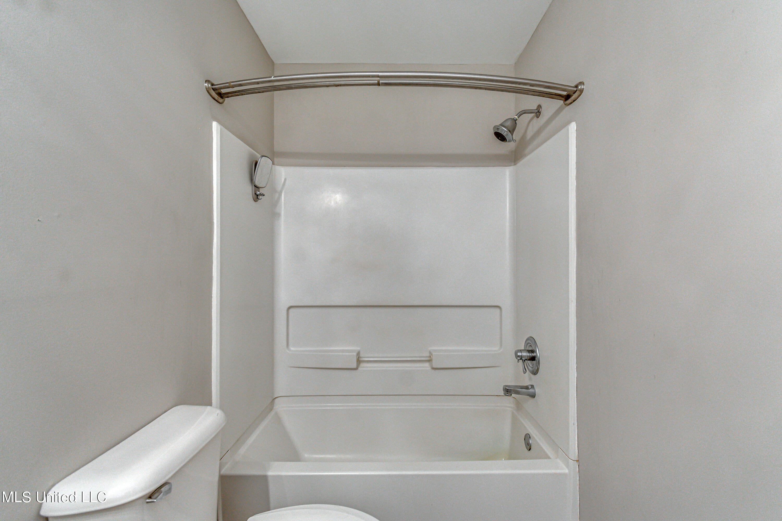 Ridgeland, Mississippi 39157, United States, 2 Bedrooms Bedrooms, ,3 BathroomsBathrooms,Residential,Pending,68907