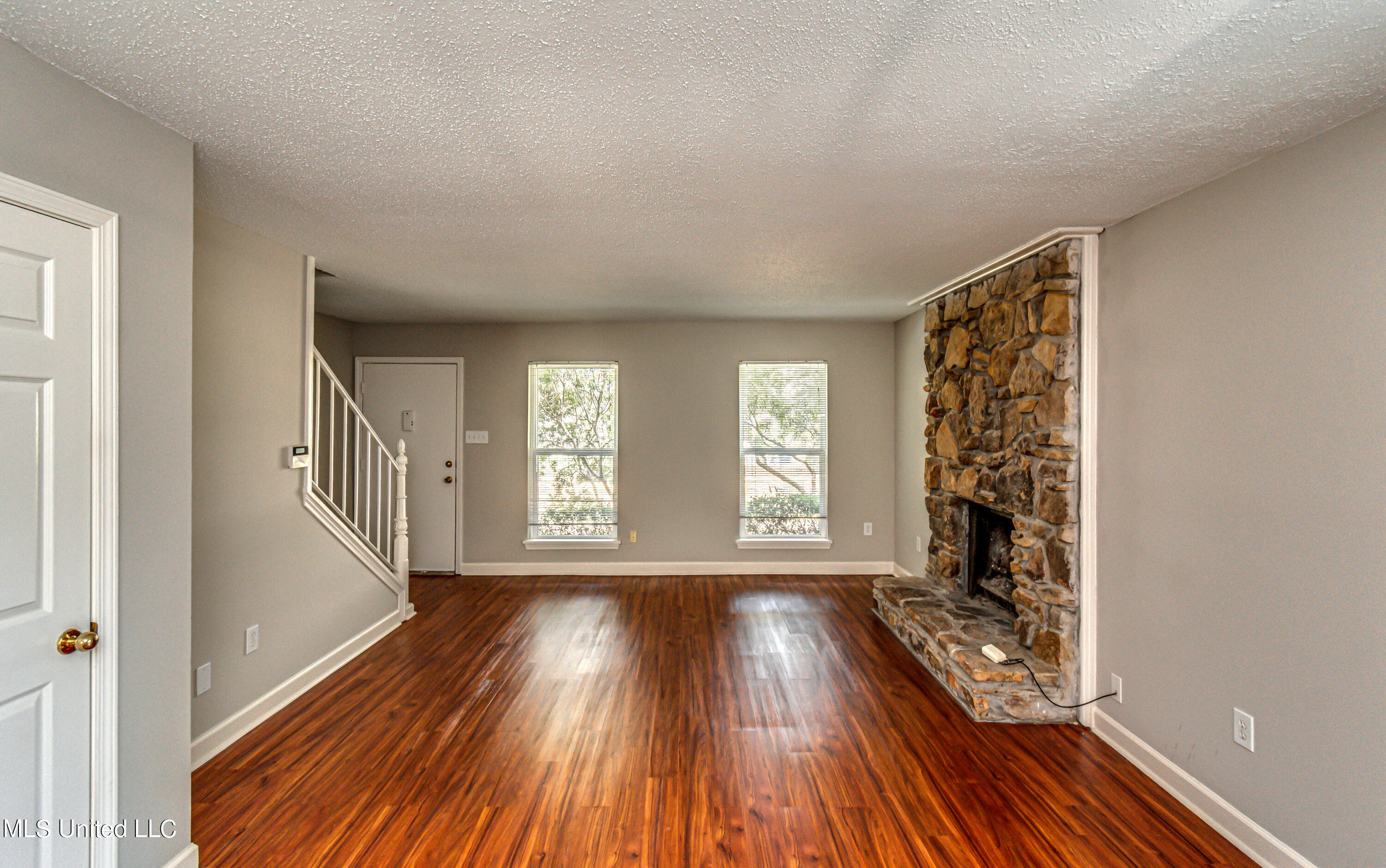 Ridgeland, Mississippi 39157, United States, 2 Bedrooms Bedrooms, ,3 BathroomsBathrooms,Residential,Pending,68907