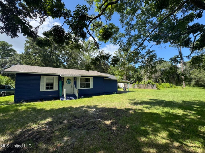 Photo 1 of 13 — 5418 Elder Street, Moss Point, MS 39563