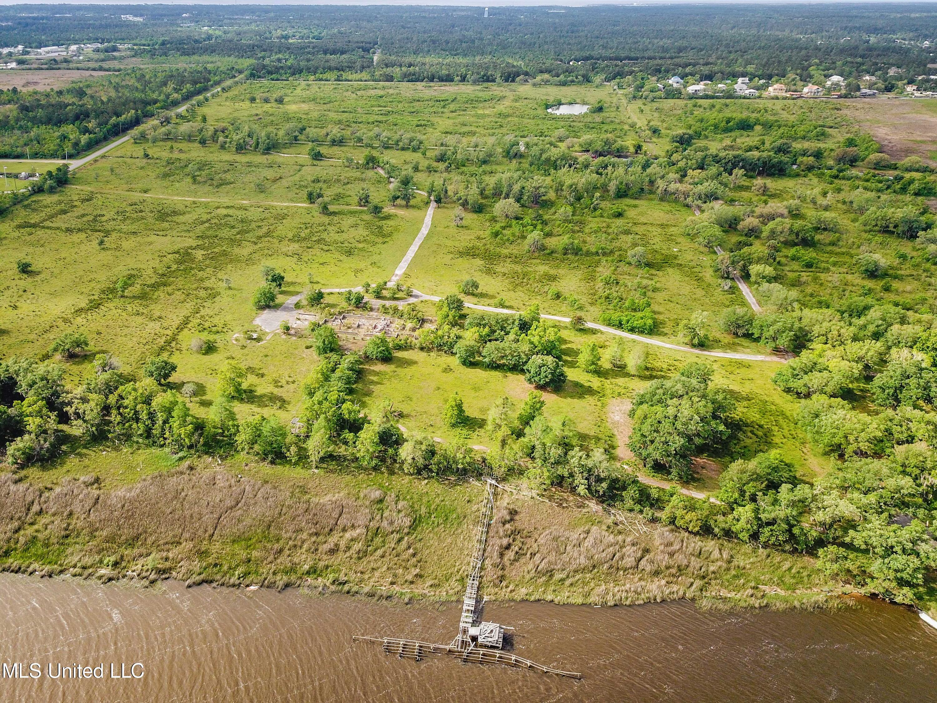 11191 Cazaubon Road, Bay Saint Louis, Mississippi image 15