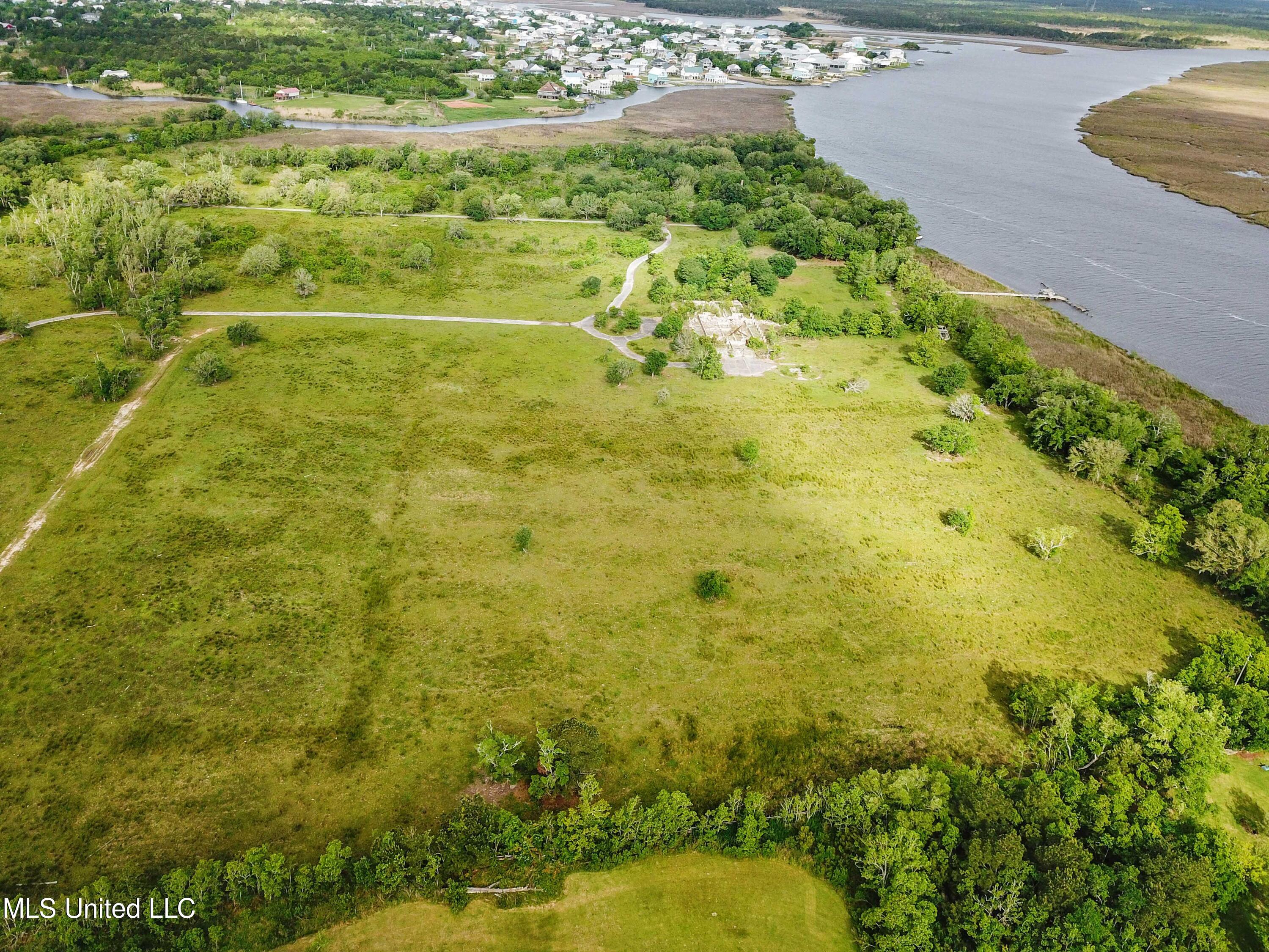 11191 Cazaubon Road, Bay Saint Louis, Mississippi image 18