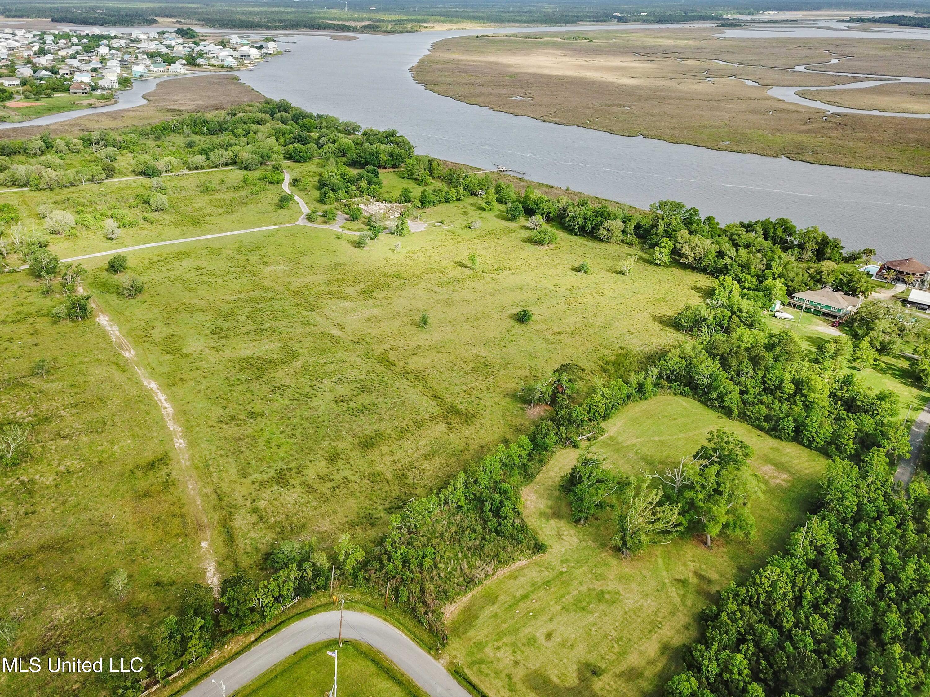 11191 Cazaubon Road, Bay Saint Louis, Mississippi image 17