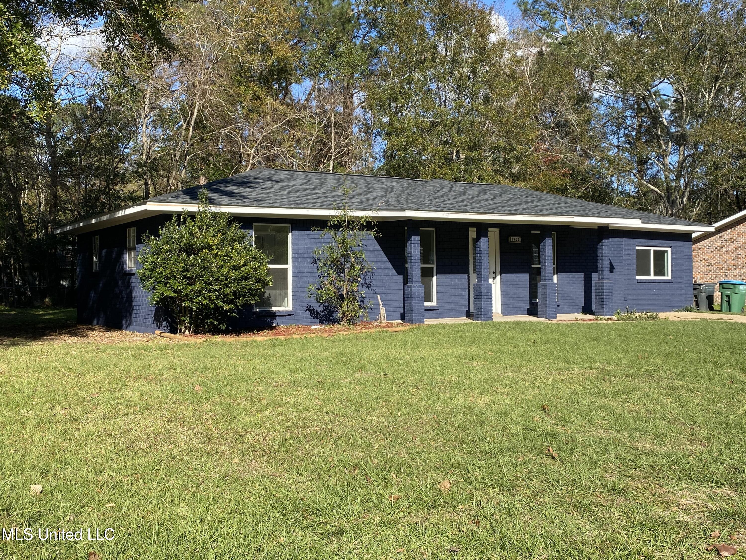 1700 Kingfisher Drive, Gautier, Mississippi image 4