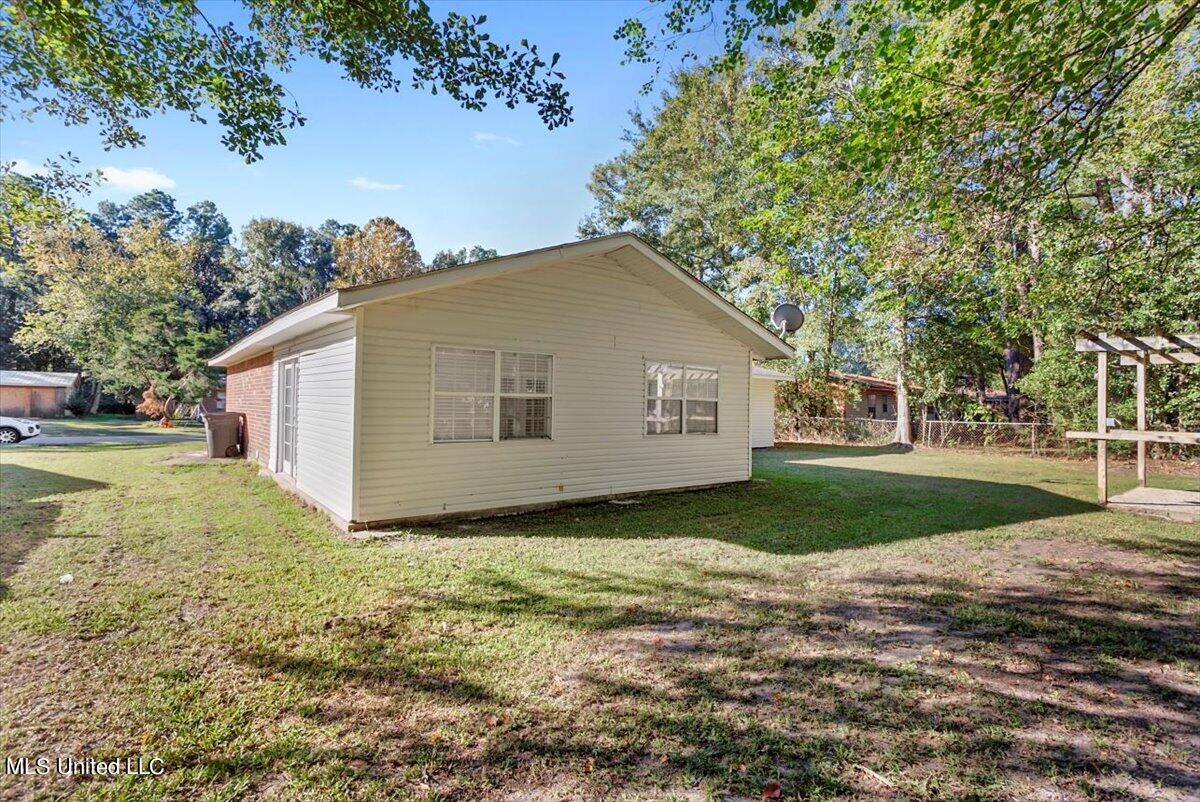 1700 Kingfisher Drive, Gautier, Mississippi image 28