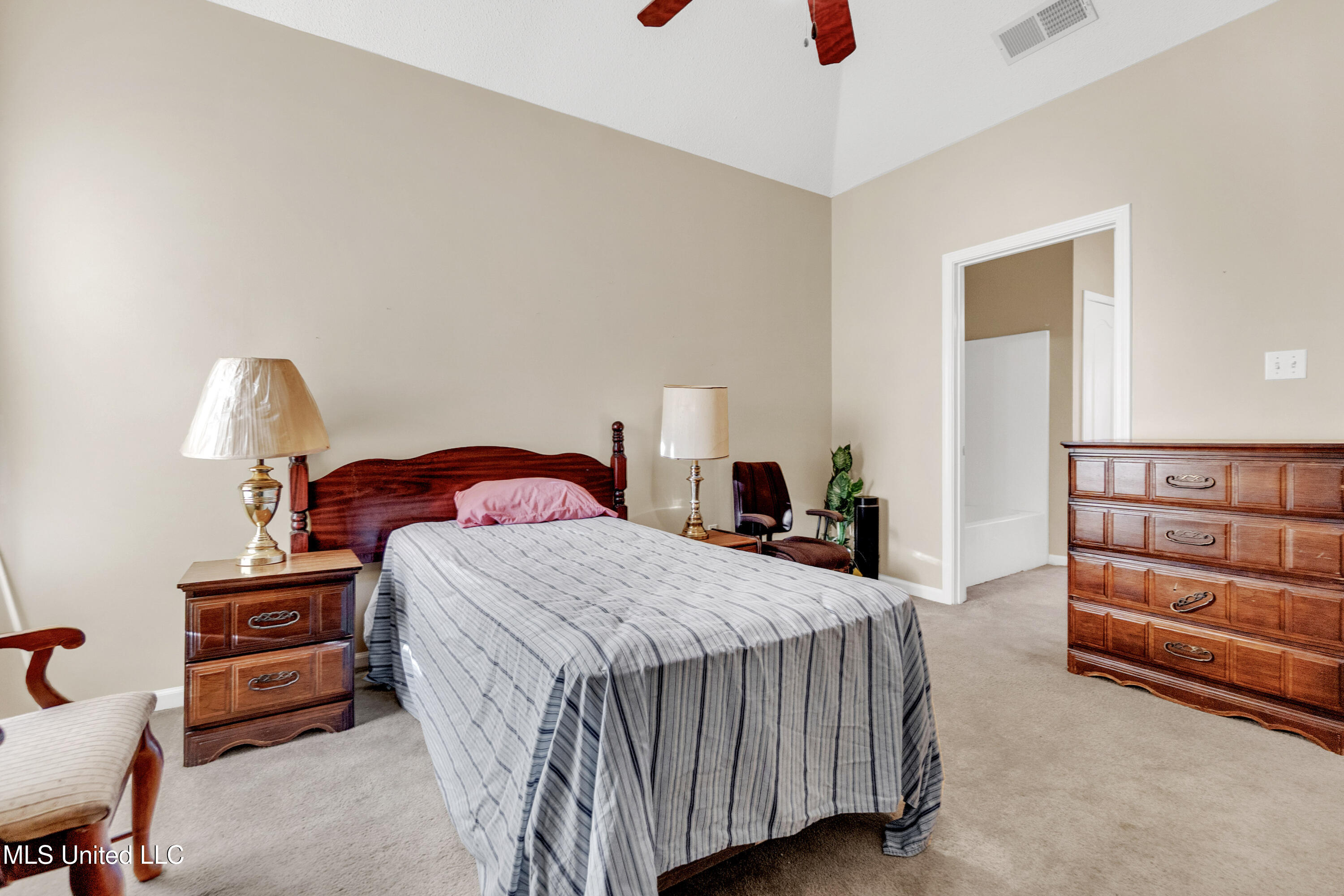 7689 E Wills Way Circle, Walls, Mississippi image 6
