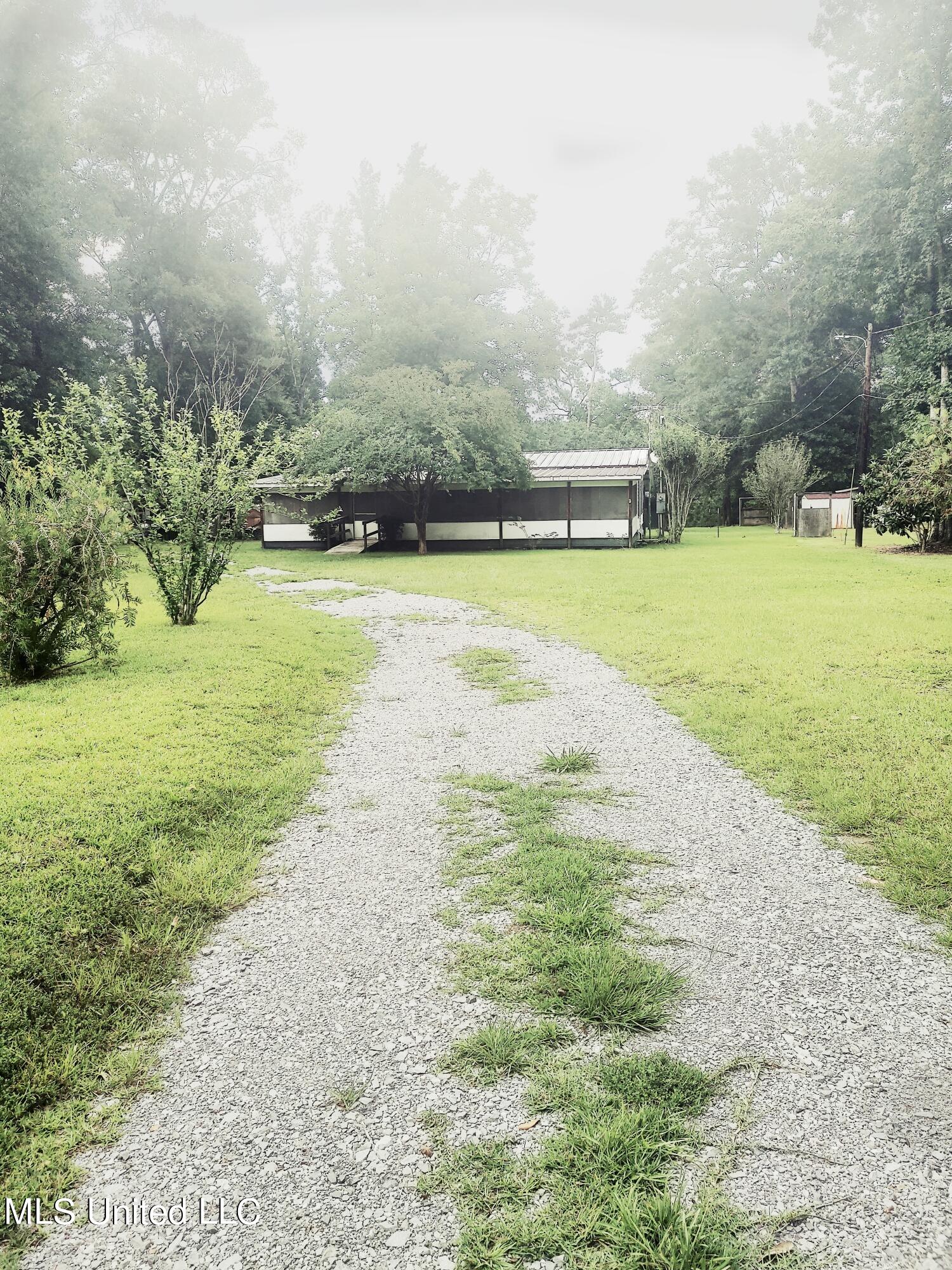 346 Lakeside Drive, Carriere, Mississippi image 2