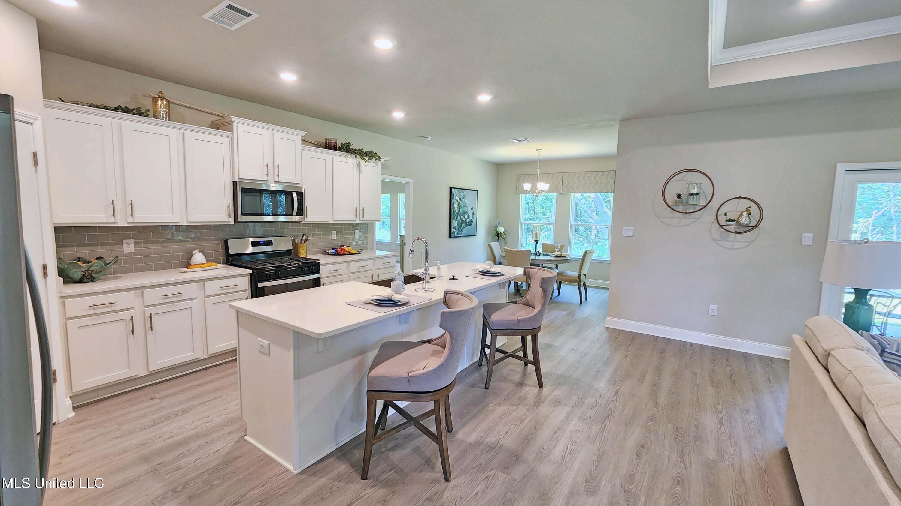 6893 Osprey Drive, Ocean Springs, Mississippi image 13