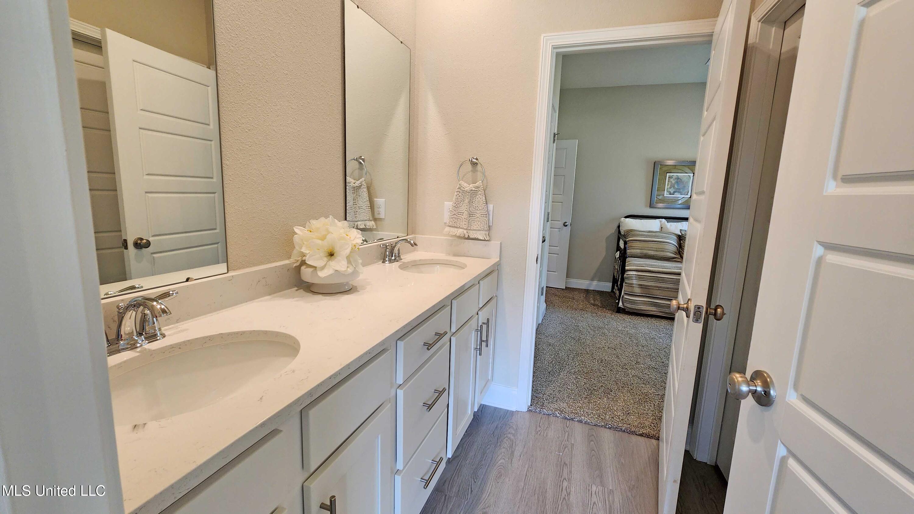 6893 Osprey Drive, Ocean Springs, Mississippi image 25