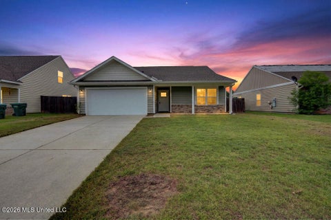 Homes For Sale - 13228 Willow Oak Circle<br/> Gulfport, MS 39503