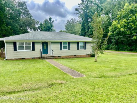 Homes For Sale - 510 Lee Street<br/> Pike County, Magnolia, MS 39652