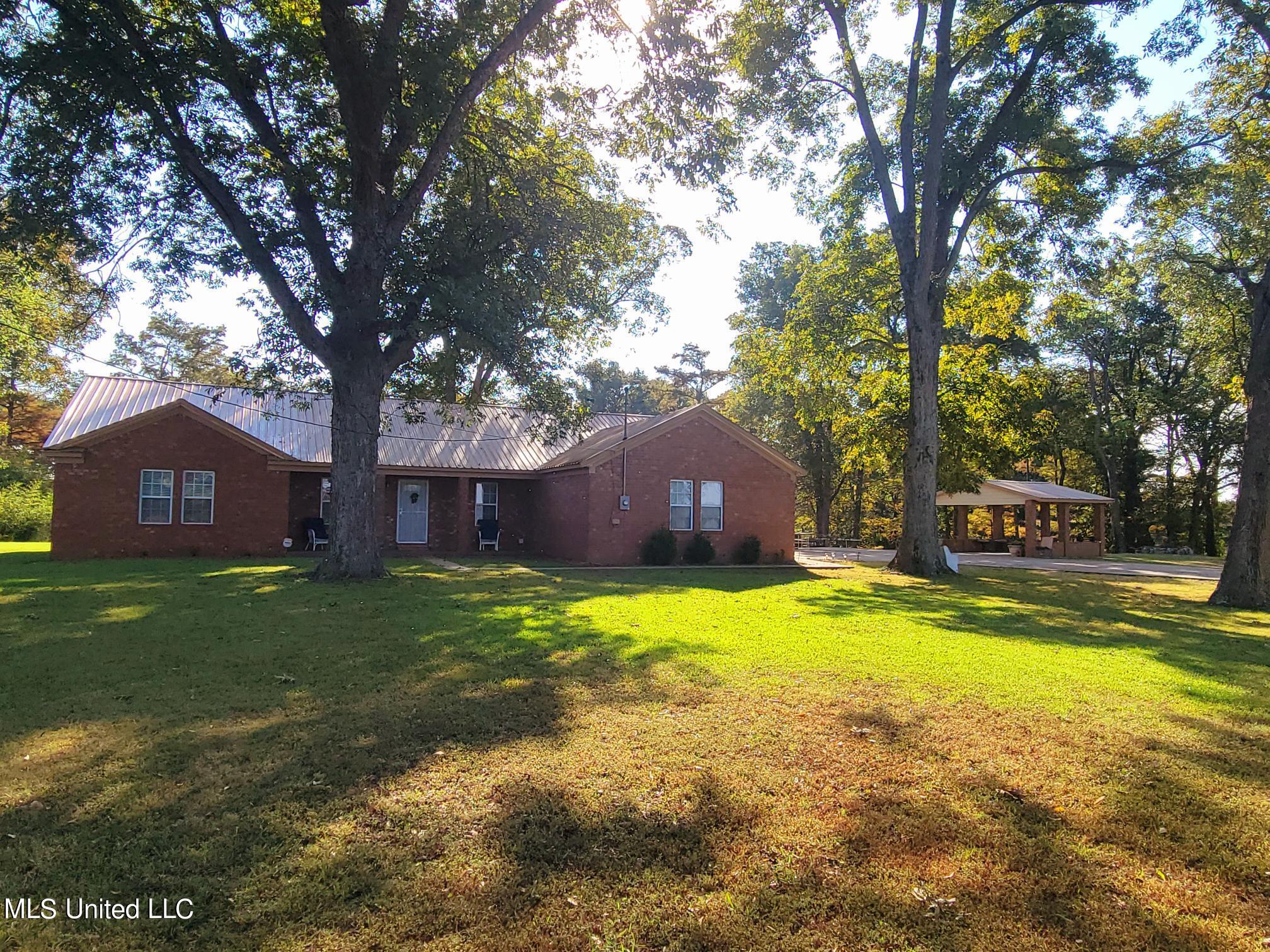 5675 Dubbs Road, Dundee, Mississippi image 1