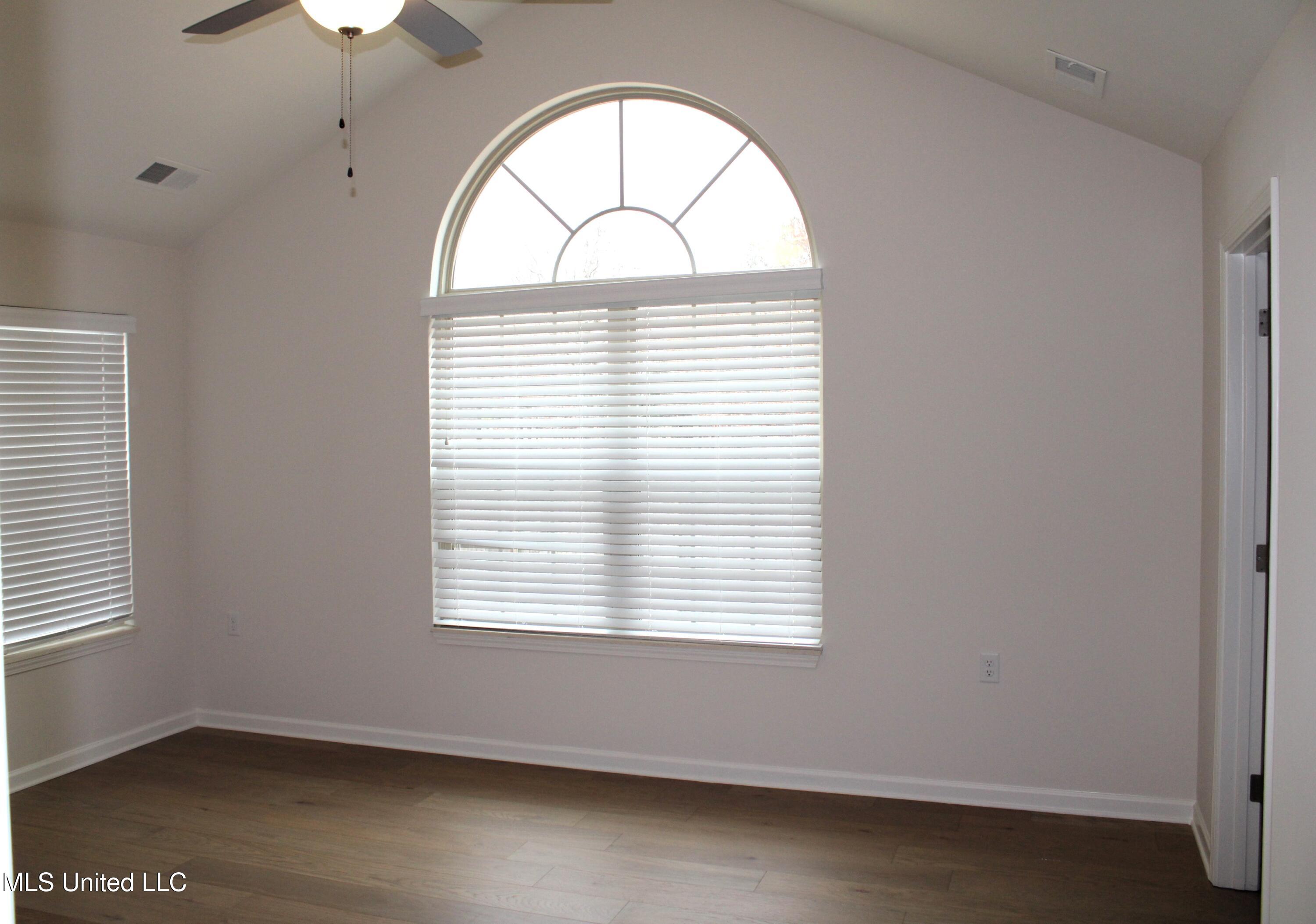 8653 Parkview Oaks Circle, Olive Branch, Mississippi image 13