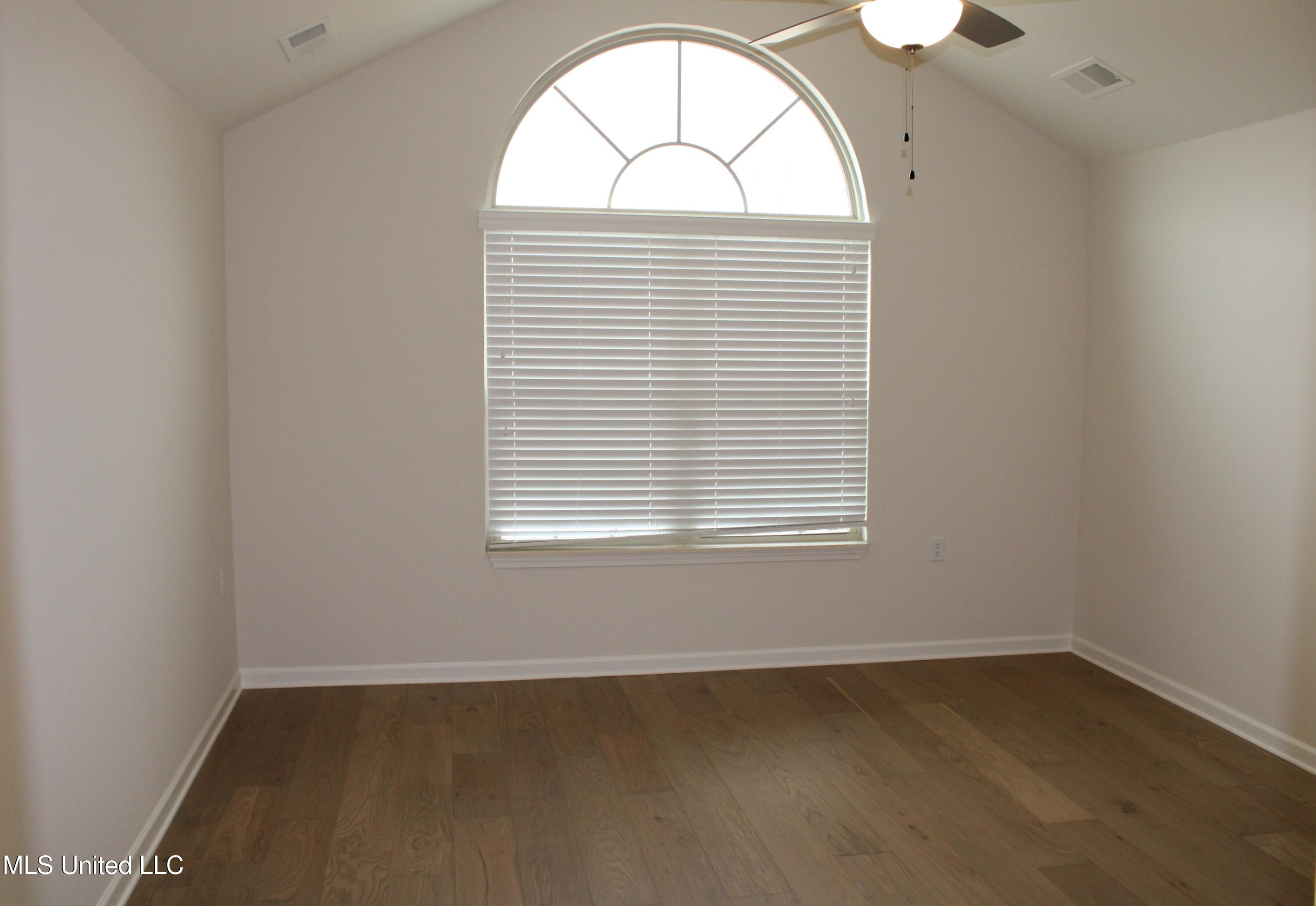 8653 Parkview Oaks Circle, Olive Branch, Mississippi image 11