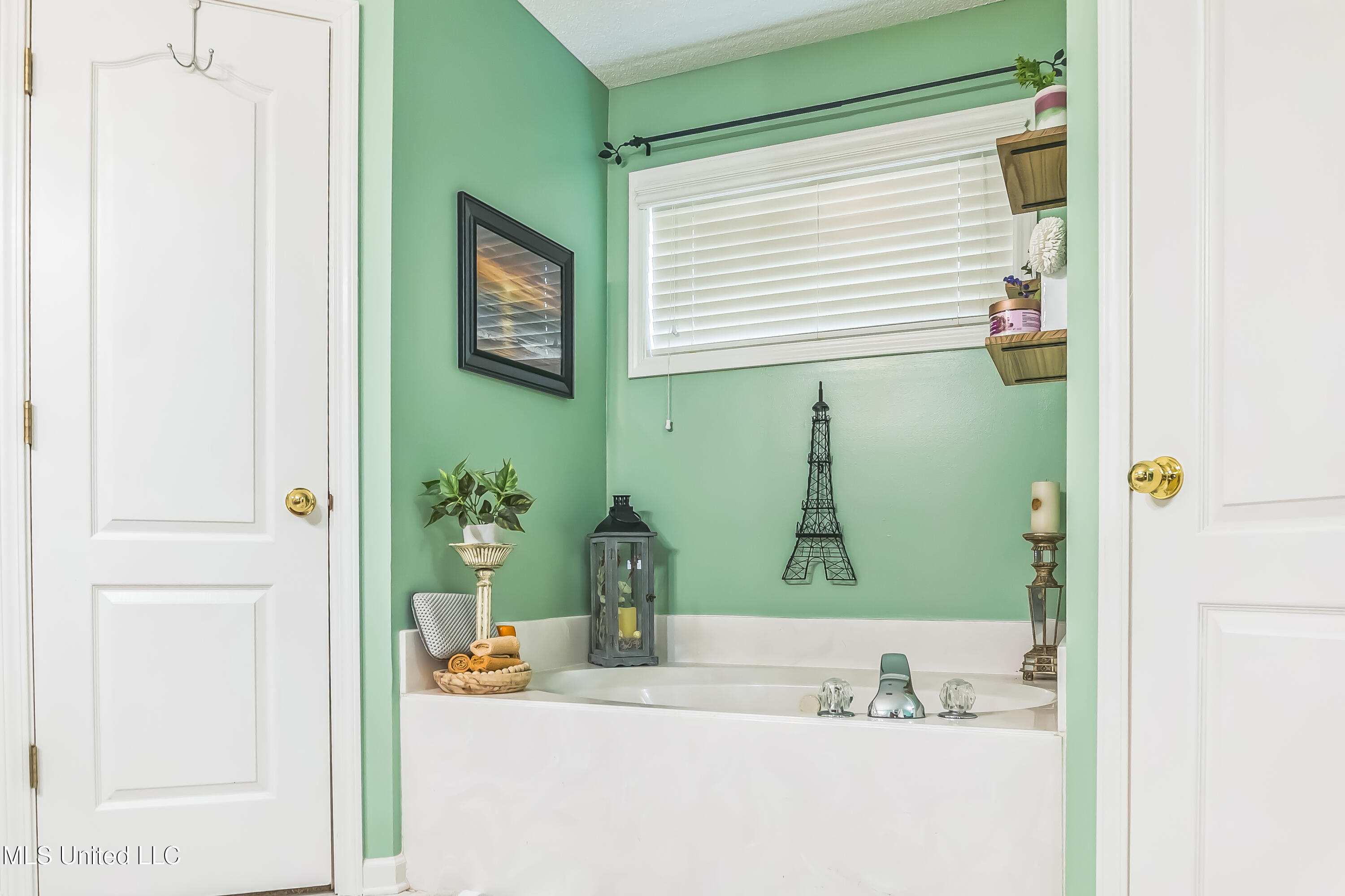 4806 Tara Cove, Olive Branch, Mississippi image 27