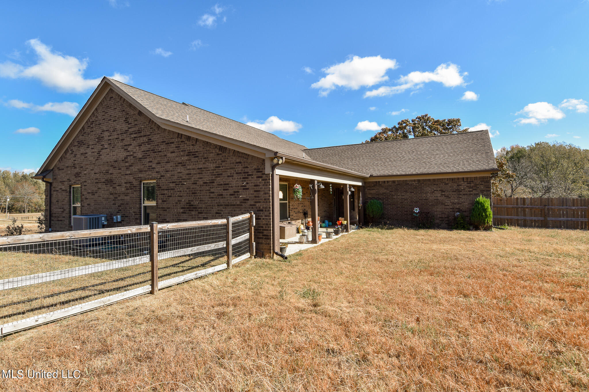 13927 Holly Springs Road, Byhalia, Mississippi image 9