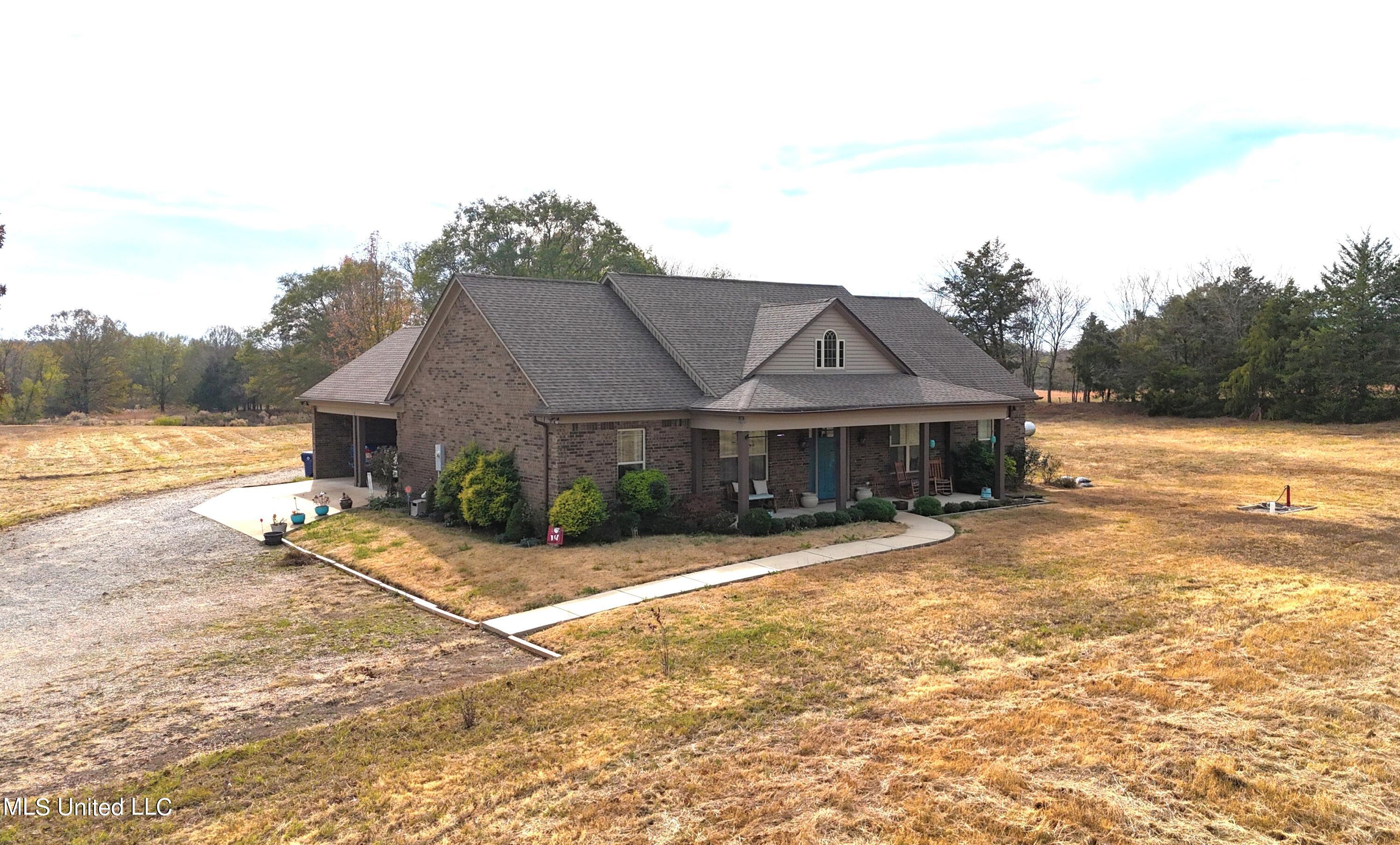 13927 Holly Springs Road, Byhalia, Mississippi image 4