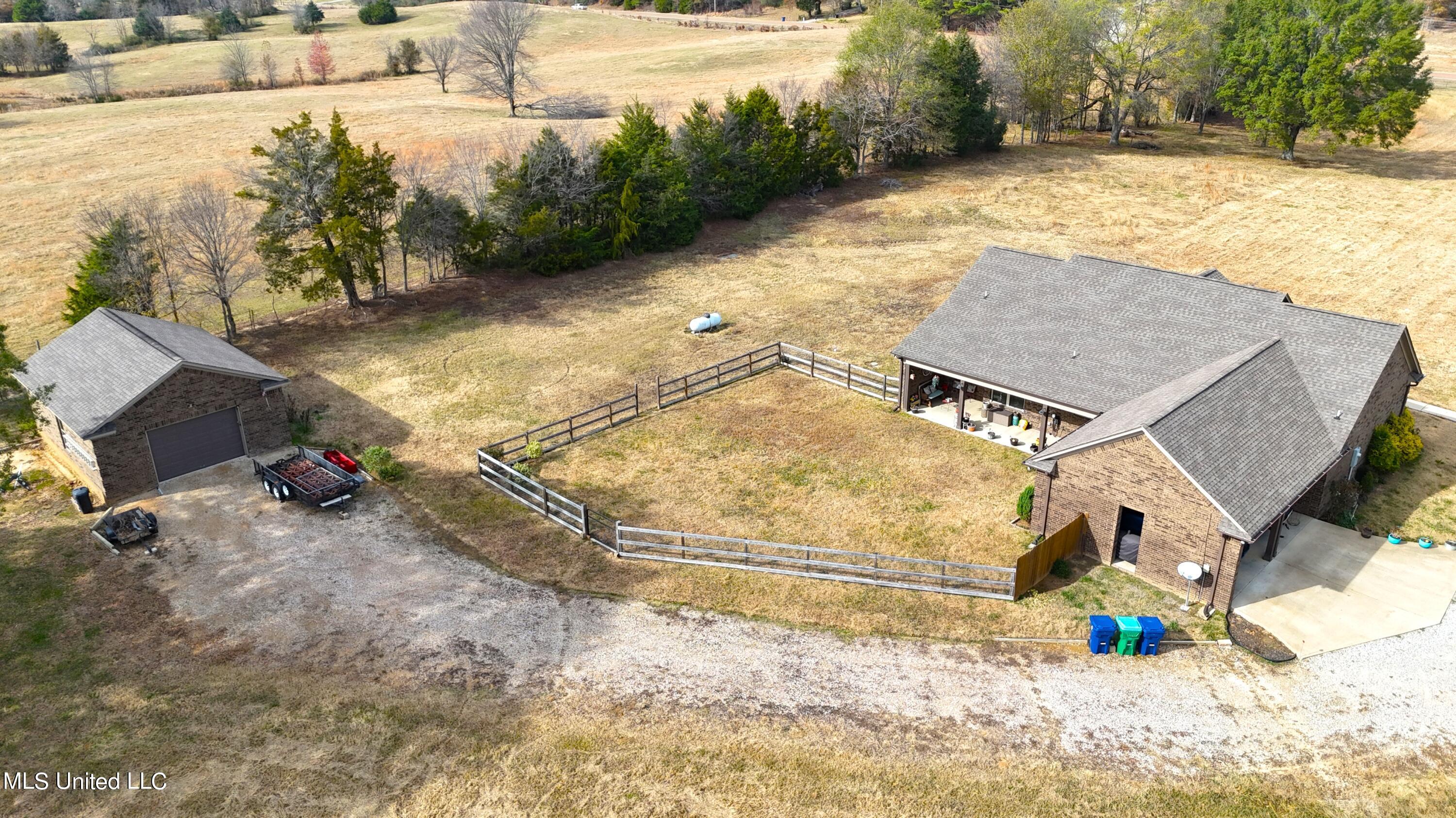 13927 Holly Springs Road, Byhalia, Mississippi image 6