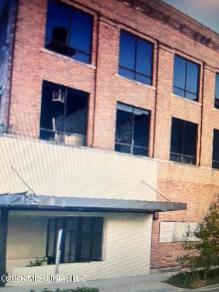 Photo 1 of 4 — 101 E Capitol Street, Jackson, MS 39201