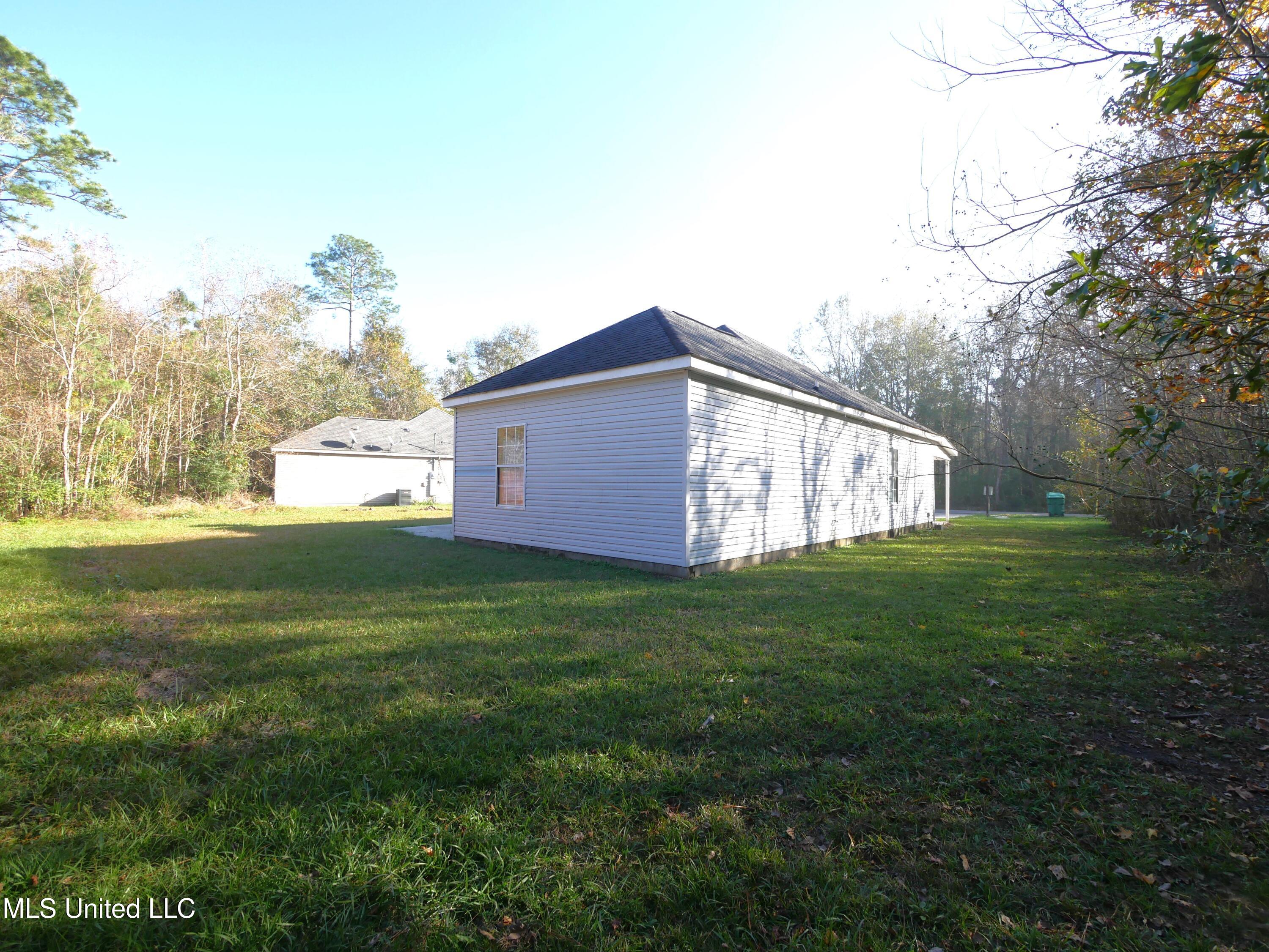 7076 W Perry Street, Bay Saint Louis, Mississippi image 15