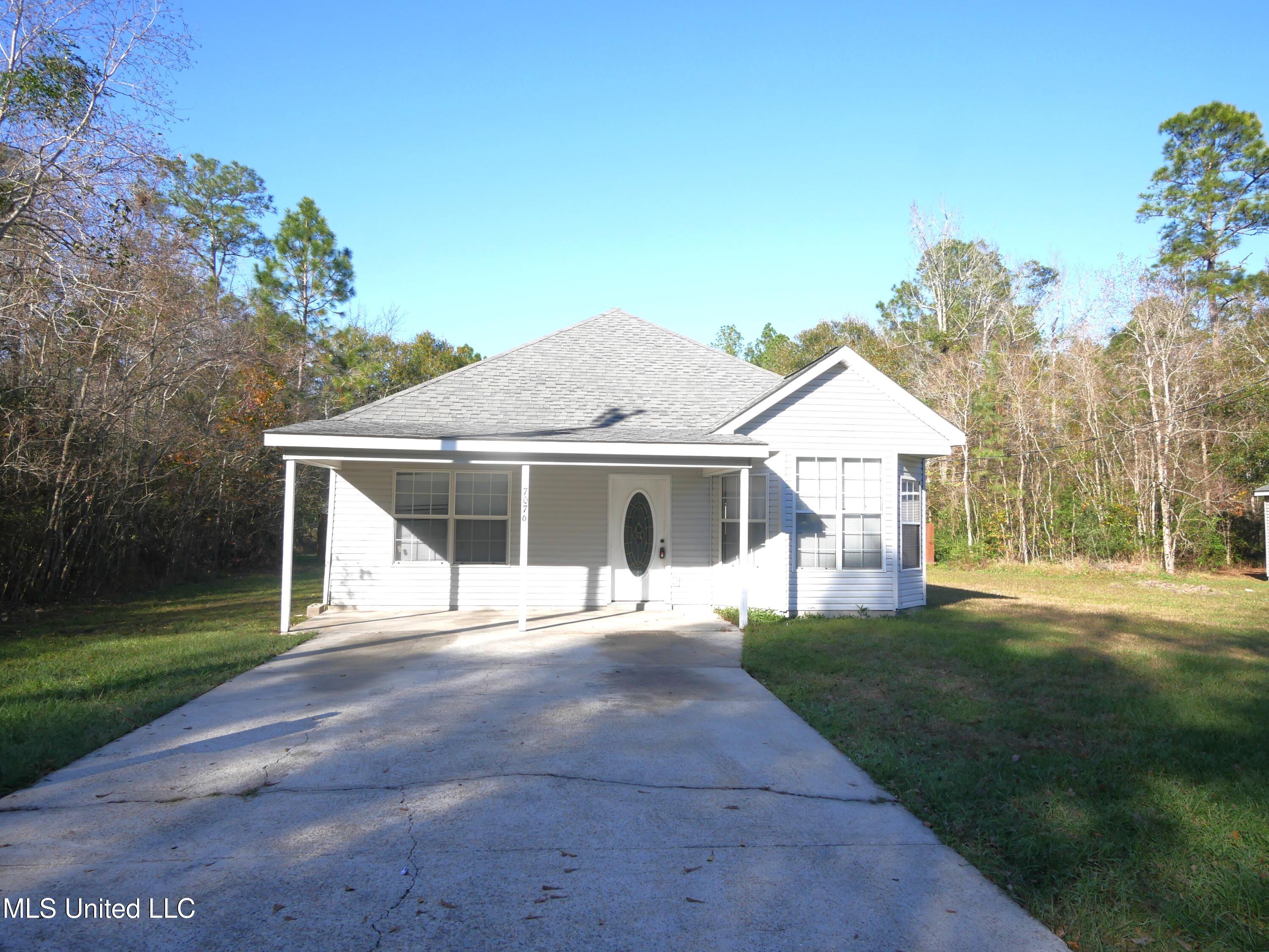 7076 W Perry Street, Bay Saint Louis, Mississippi image 1