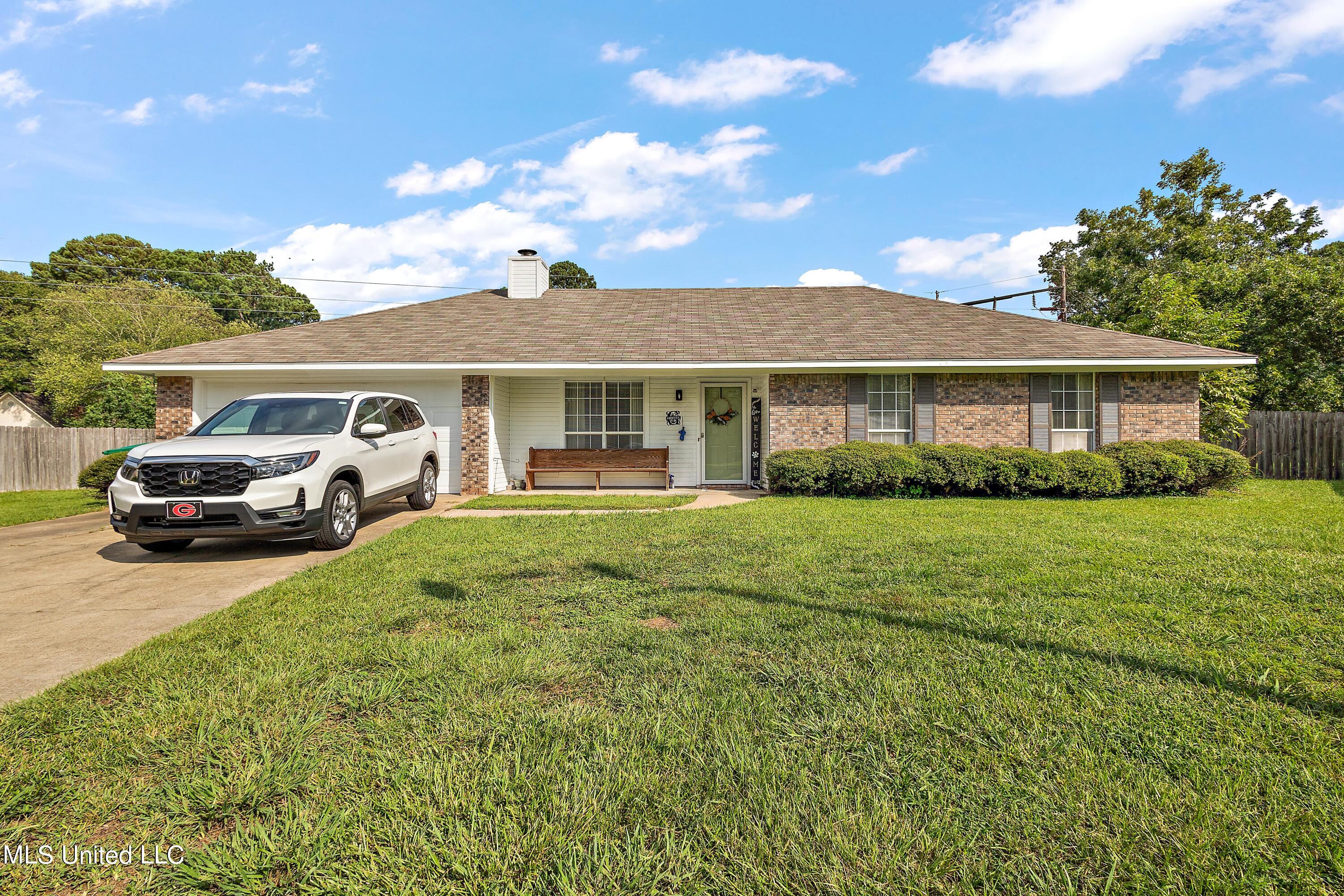 25 Riverview Cove, Byram, Mississippi image 1