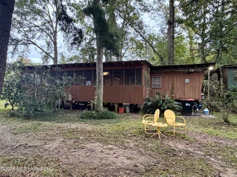 Mobile Home For Sale - 100 Parkside Drive<br/> Picayune, MS 39466