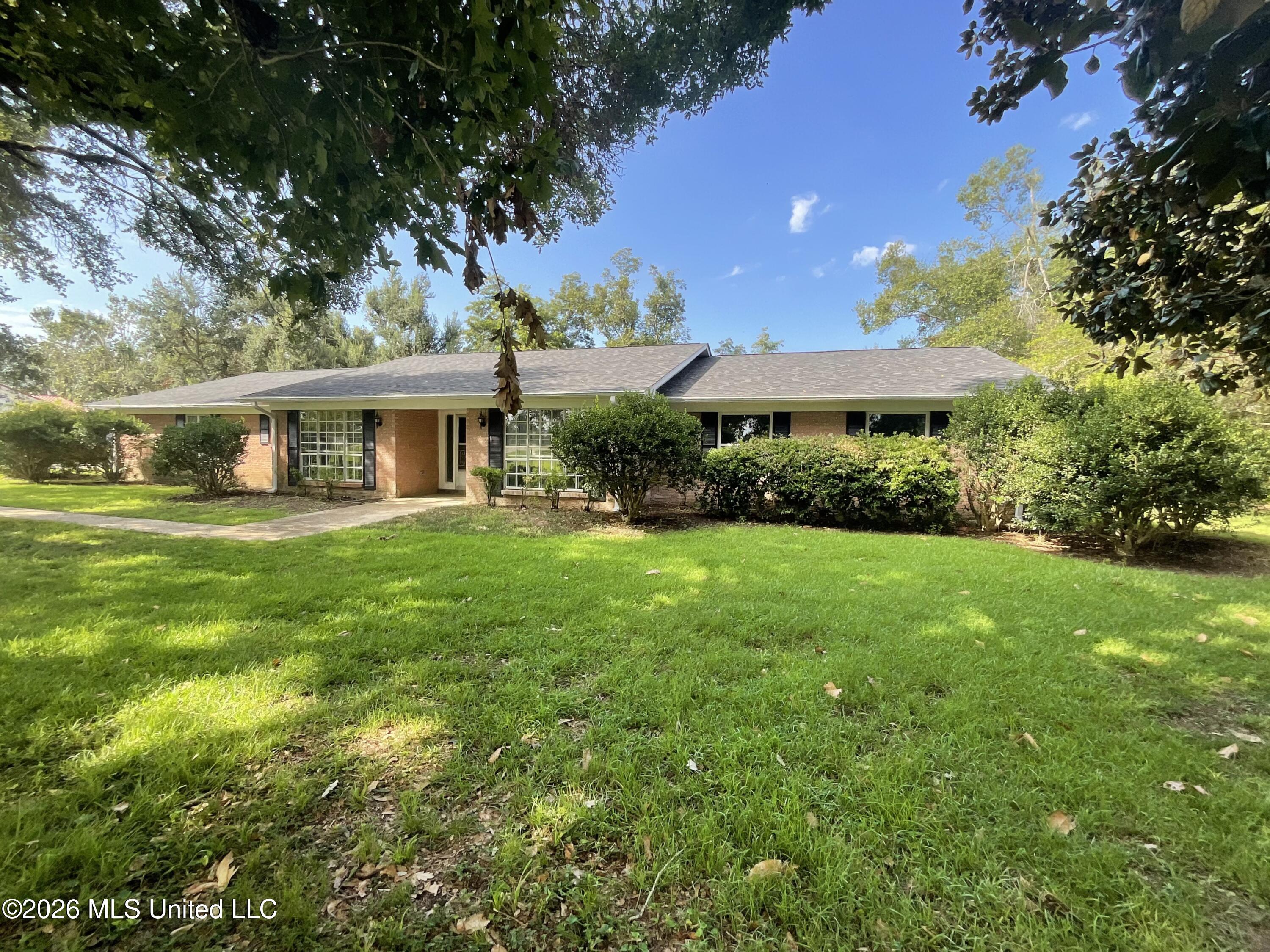 5785 Highway 61