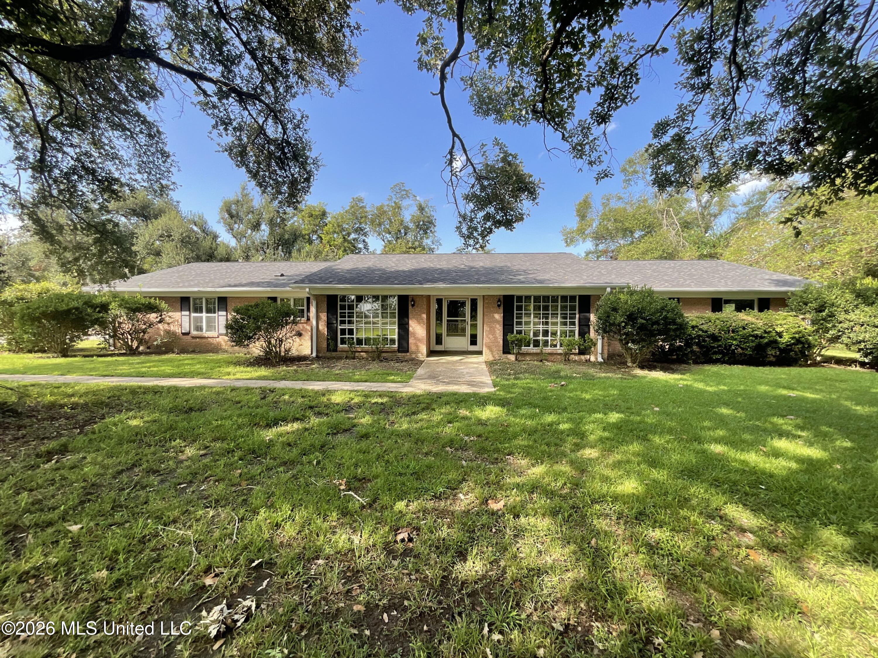 5785 Highway 61