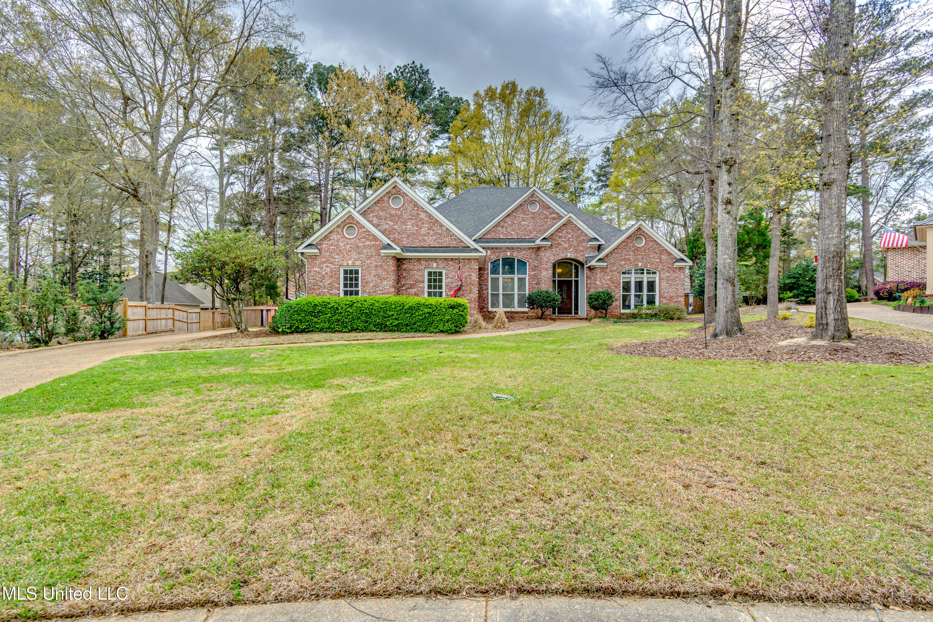 113 Muscadine Hill, Madison, Mississippi image 2