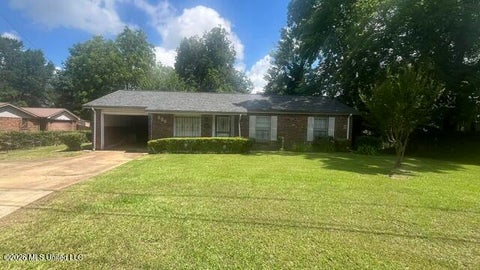 Homes For Sale - 880 South Street<br/> Grenada, MS 38901