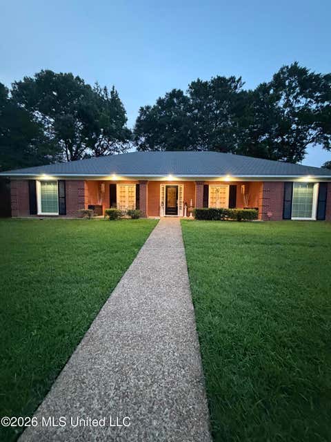 Homes For Sale - 1448 Tracewood Drive<br/> Hinds County, Jackson, MS 39211