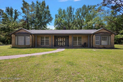 Homes For Sale - 922 Belle Air Circle<br/> Yazoo County, Yazoo City, MS 39194