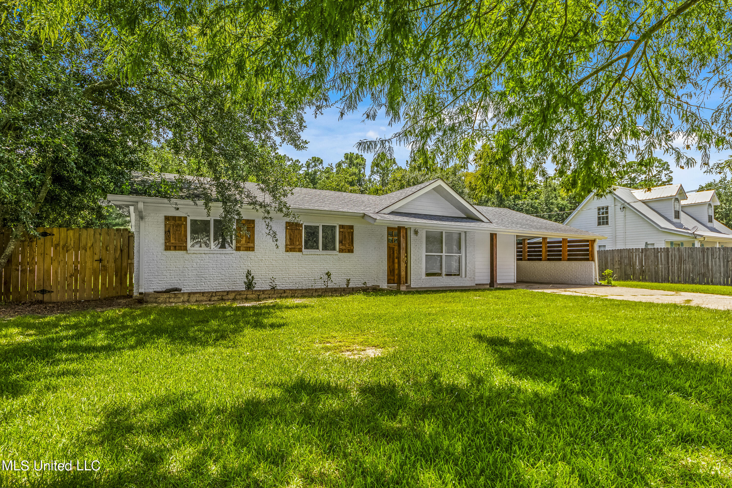 6 Chantilly Terrace, Bay Saint Louis, Mississippi image 3