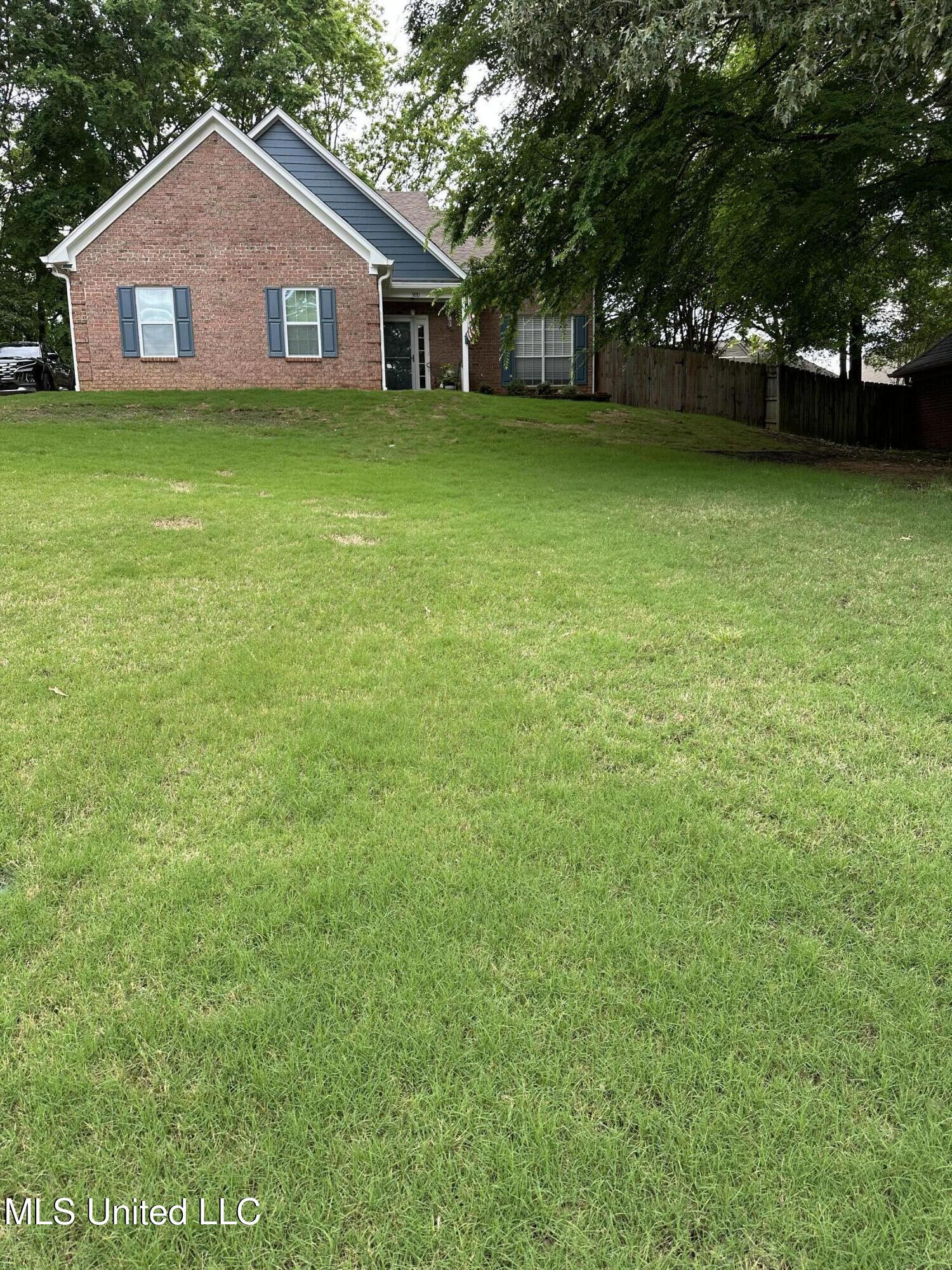5881 Morganton Drive, Olive Branch, Mississippi image 2