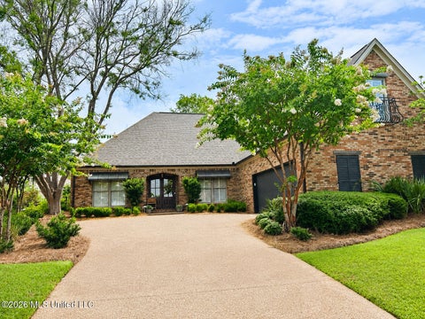 Homes For Sale - 100 Summers Lane<br/> Ridgeland, MS 39157