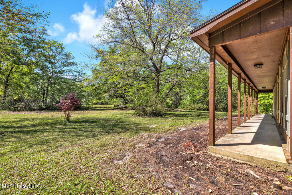 6236 Juniper Drive, Vancleave, Mississippi image 4
