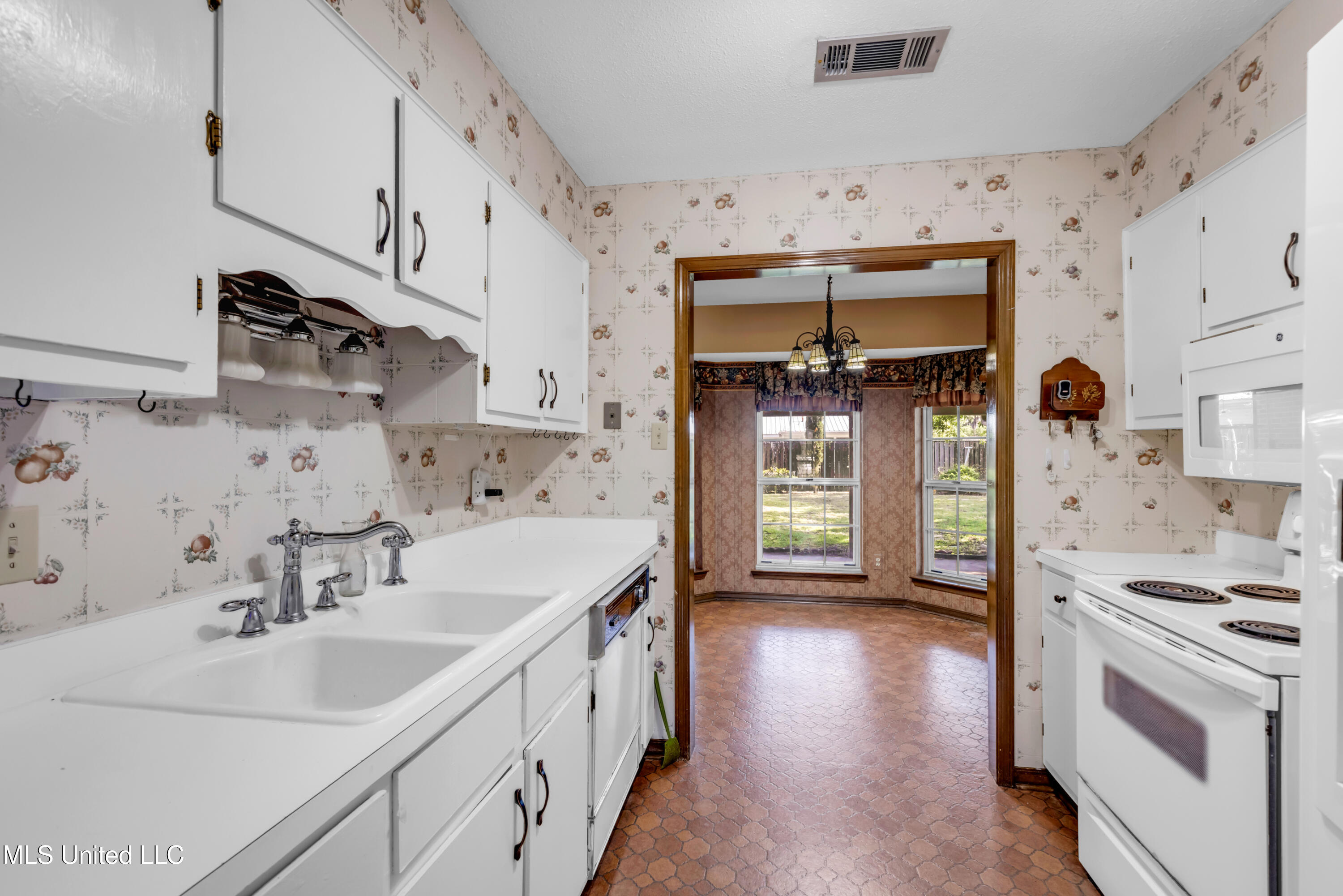 2181 George Walton Drive, Biloxi, Mississippi image 14