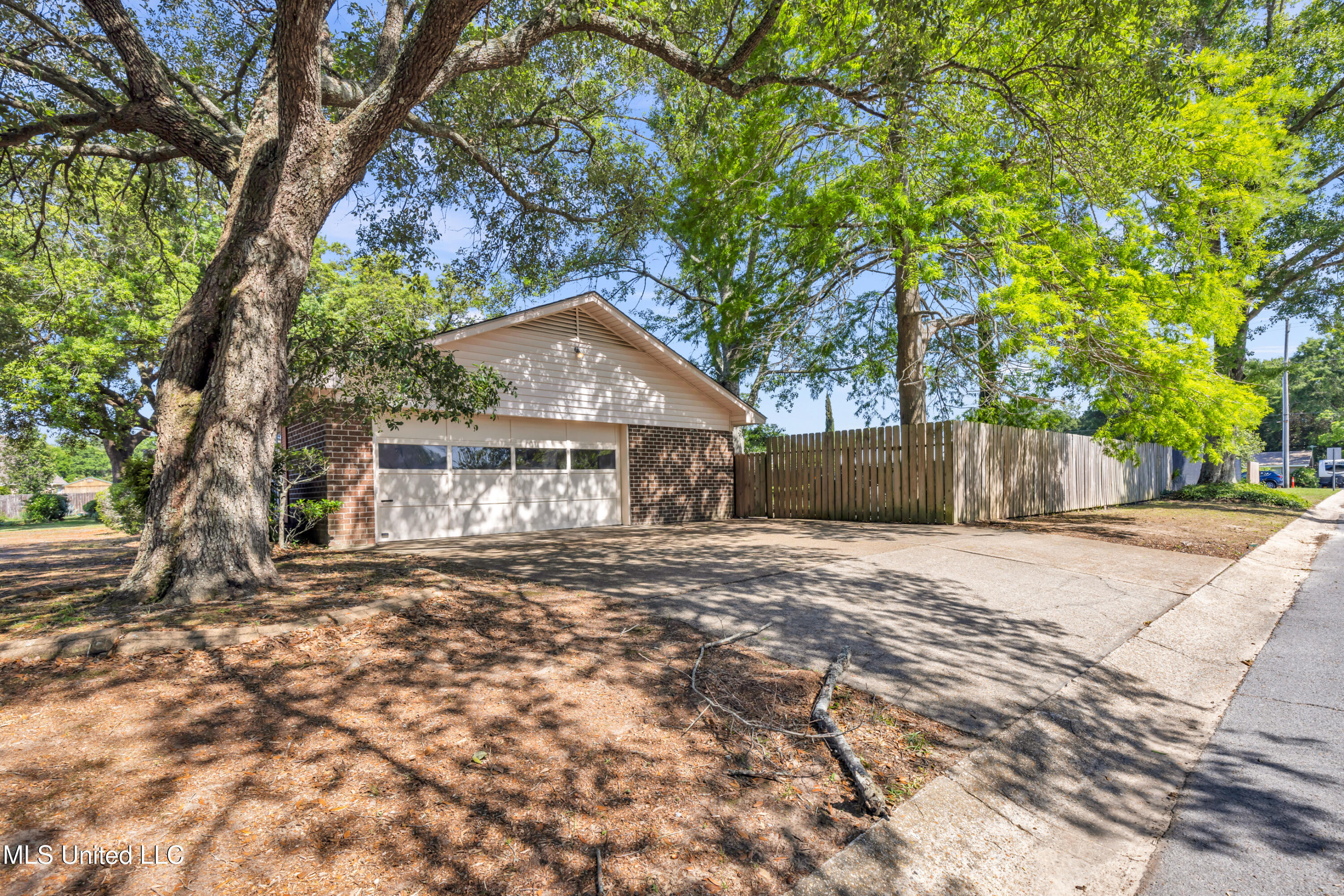 2181 George Walton Drive, Biloxi, Mississippi image 4