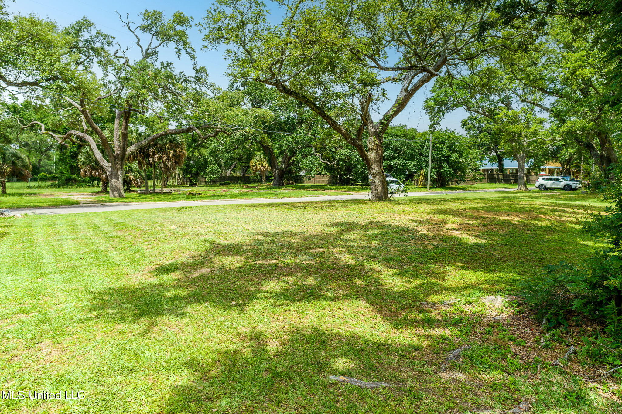 103 E Azalea Drive, Long Beach, Mississippi image 3