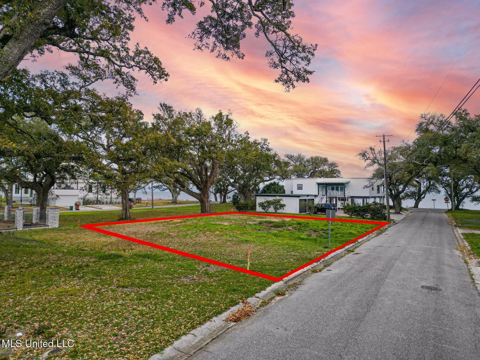 103 E Azalea Drive, Long Beach, Mississippi image 2