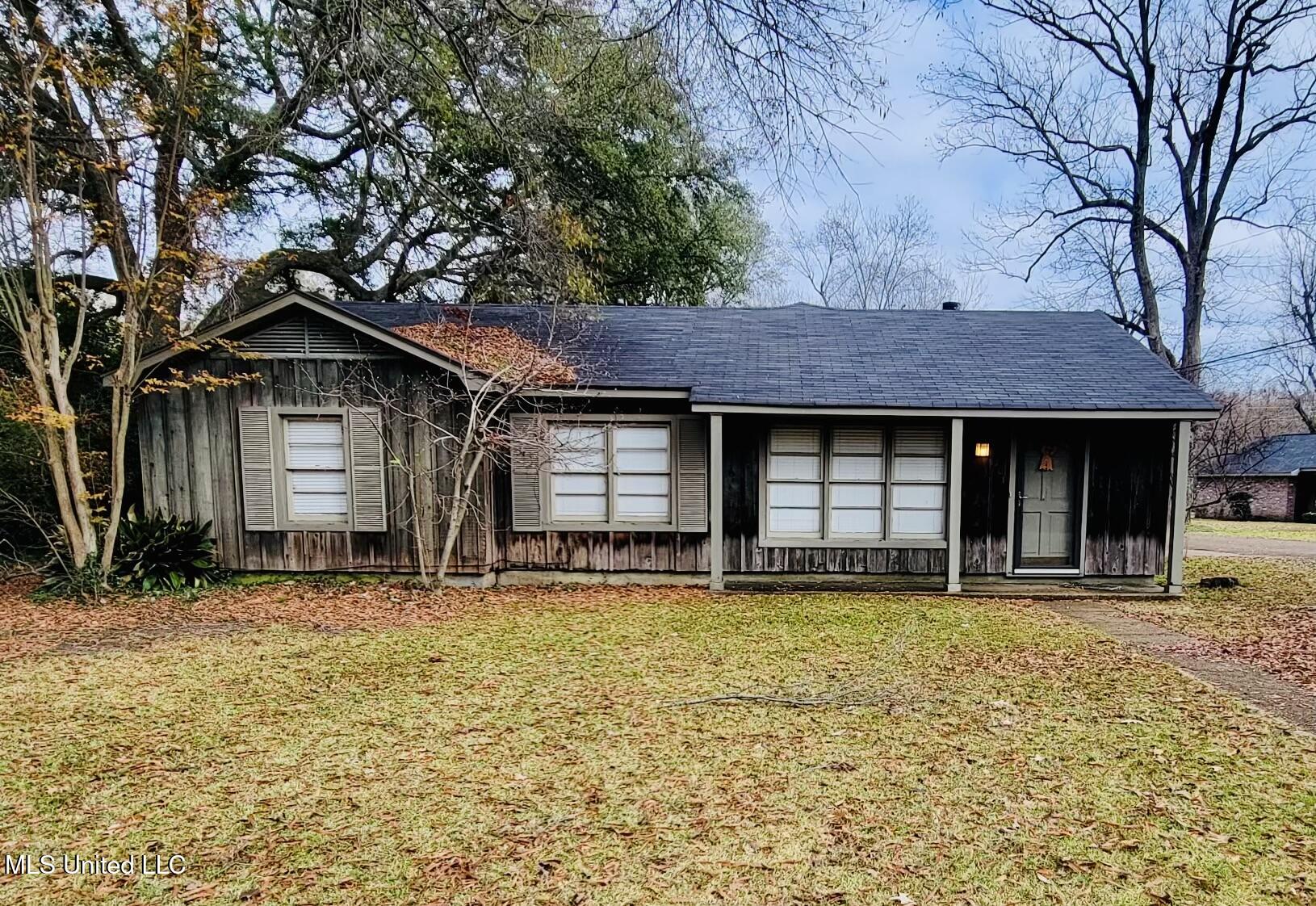 201 Seymour Drive, Indianola, Mississippi image 1