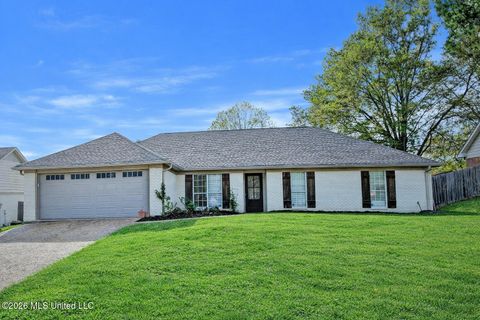 Homes For Sale - 606 Honeysuckle Drive<br/> Madison County, Madison, MS 39110