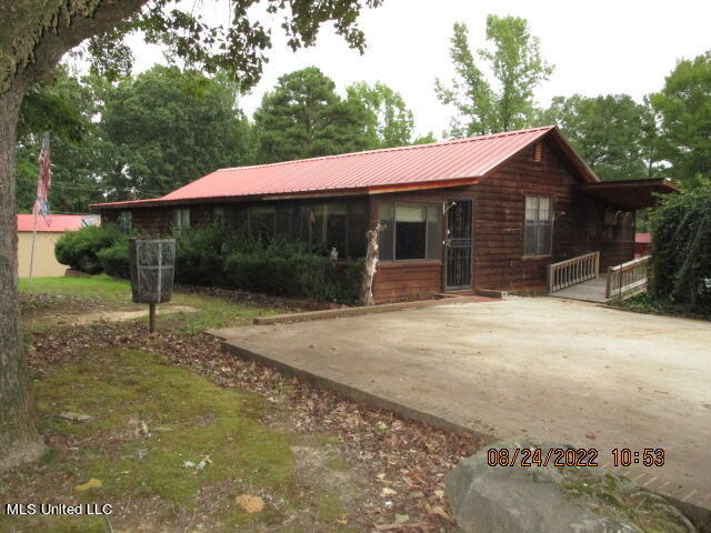Photo 1 of 30 — 101 Co Rd 517, Como, MS 38619