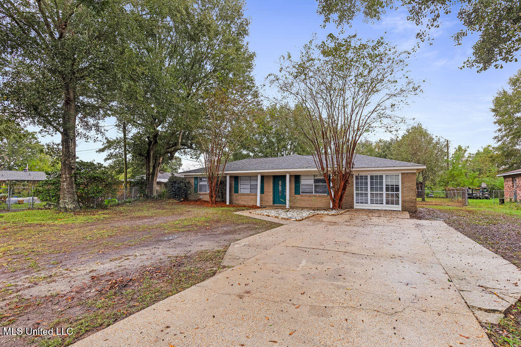 604 Spanish Acres Drive, Bay Saint Louis, Mississippi image 5