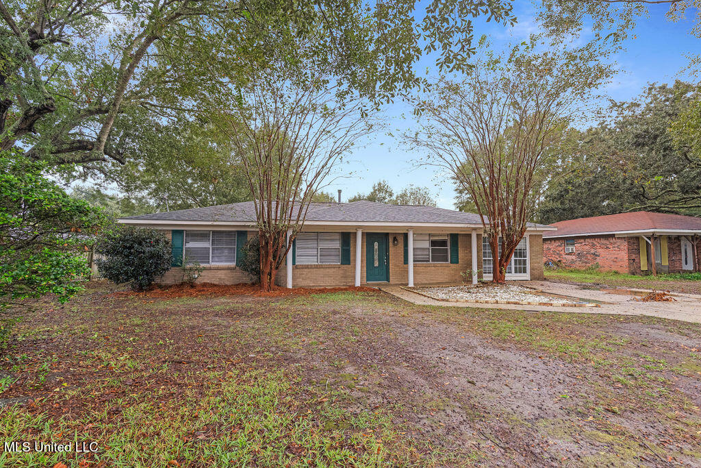 604 Spanish Acres Drive, Bay Saint Louis, Mississippi image 4