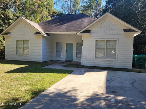Homes For Sale - 6265 W Itawamba Street<br/> Bay Saint Louis, MS 39520