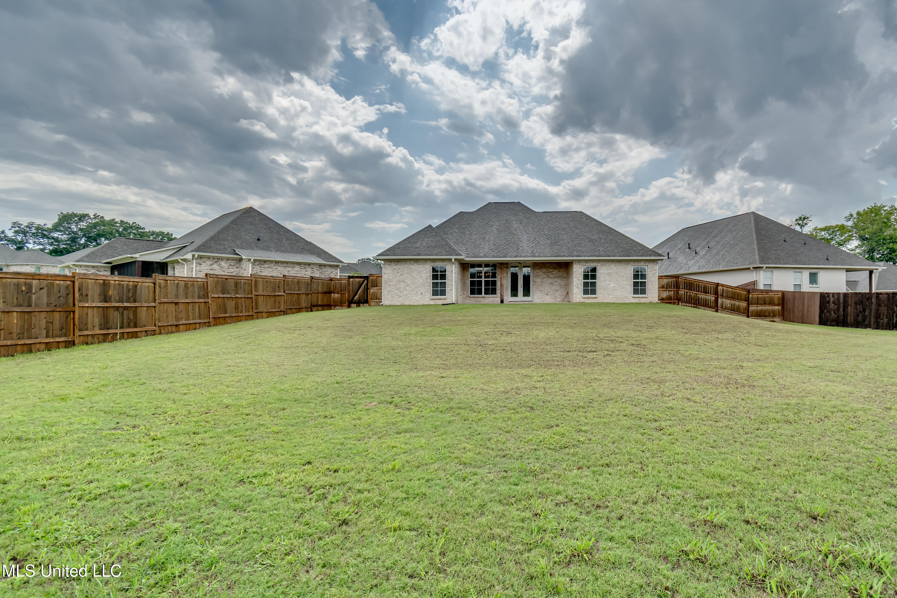 Canton, Mississippi 39046, United States, 3 Bedrooms Bedrooms, ,2 BathroomsBathrooms,Residential,Active,188610